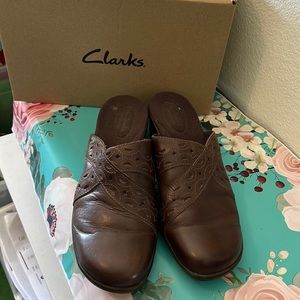 Clarks slip on size 10